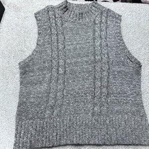 St. John's Bay Gray Cotton Blend Cable Knit Sleeveless Sweater Vest XL. EUC!